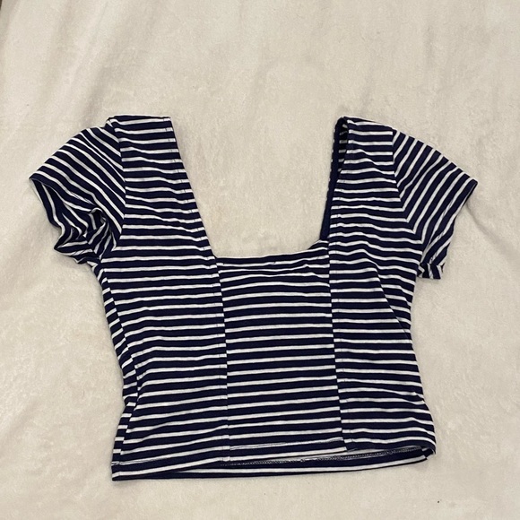 Stripped Blue and White Crop top - Picture 4 of 4